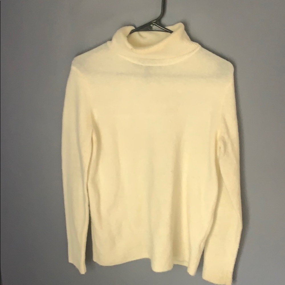 Forever 21 off white turtle neck sweater